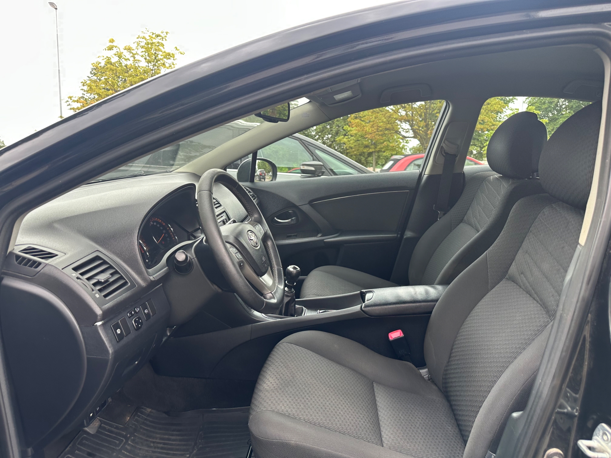 Toyota Avensis 2011, bild 5/10