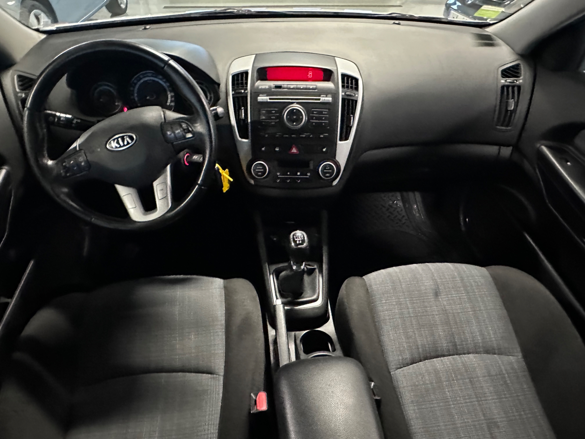 Kia Ceed cee'd_sw 1.6 CVVT EX / Dragkrok 2010, bild 7/10