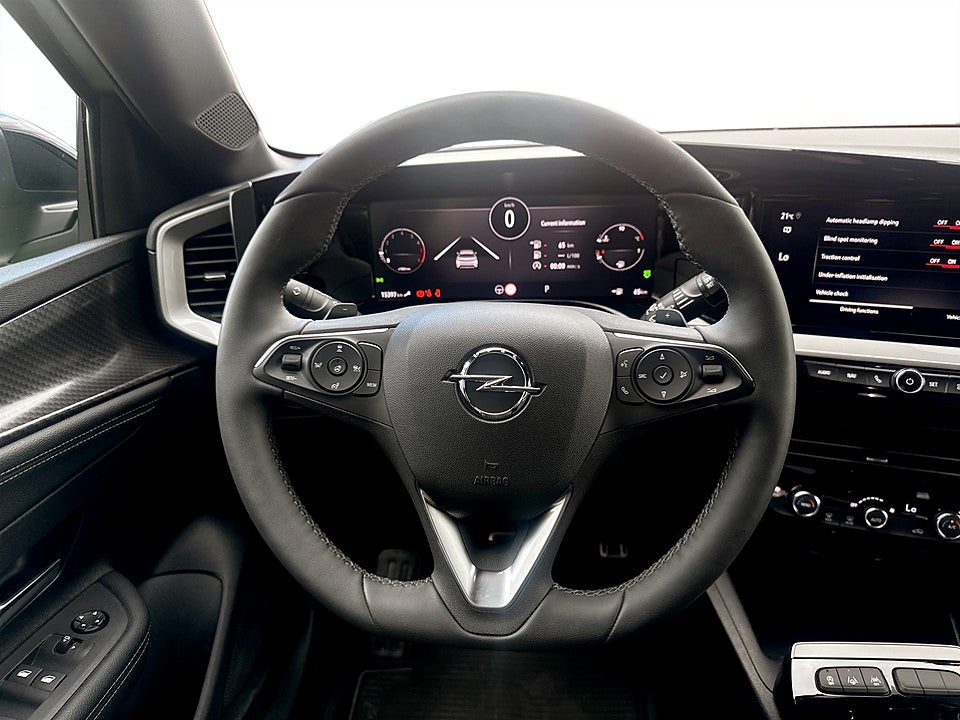Bild på Opel Mokka Ultimate 1.2 Turbo 130hk Aut B-KAMERA CARPLAY