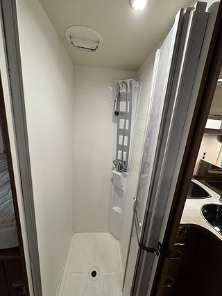 Husbil-integrerad Rapido Itineo JB700 11 av 21