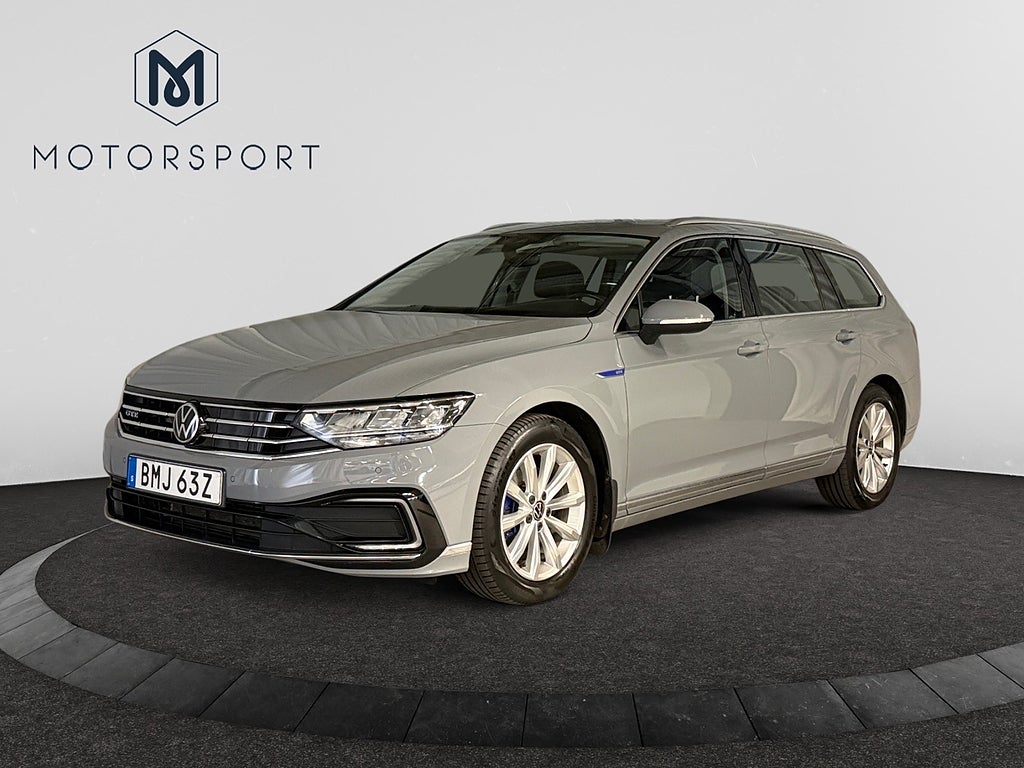 Volkswagen Passat Sportscombi GTE DRAG Värmare Navi Adap-farth Carplay
