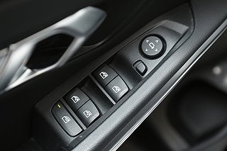 Kombi BMW 330e 11 av 26