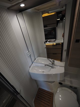 Husbil-halvintegrerad CHALLENGER X250 12 av 21