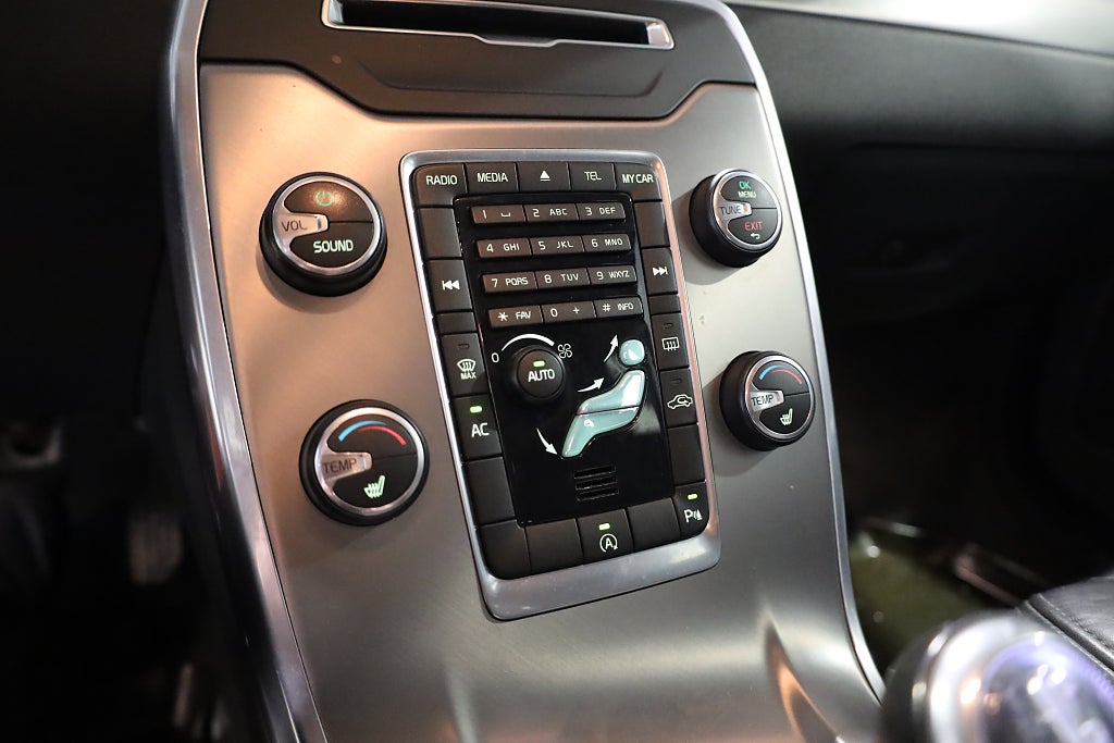 Volvo V70 D4 Geartronic Momentum Drag värmare Läder Blåtand 2013