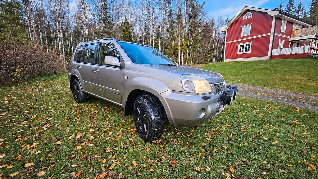 Nissan X-Trail 2,5 4x4 Man (165hk) *Xtraljus/Drag/Nya-däck*