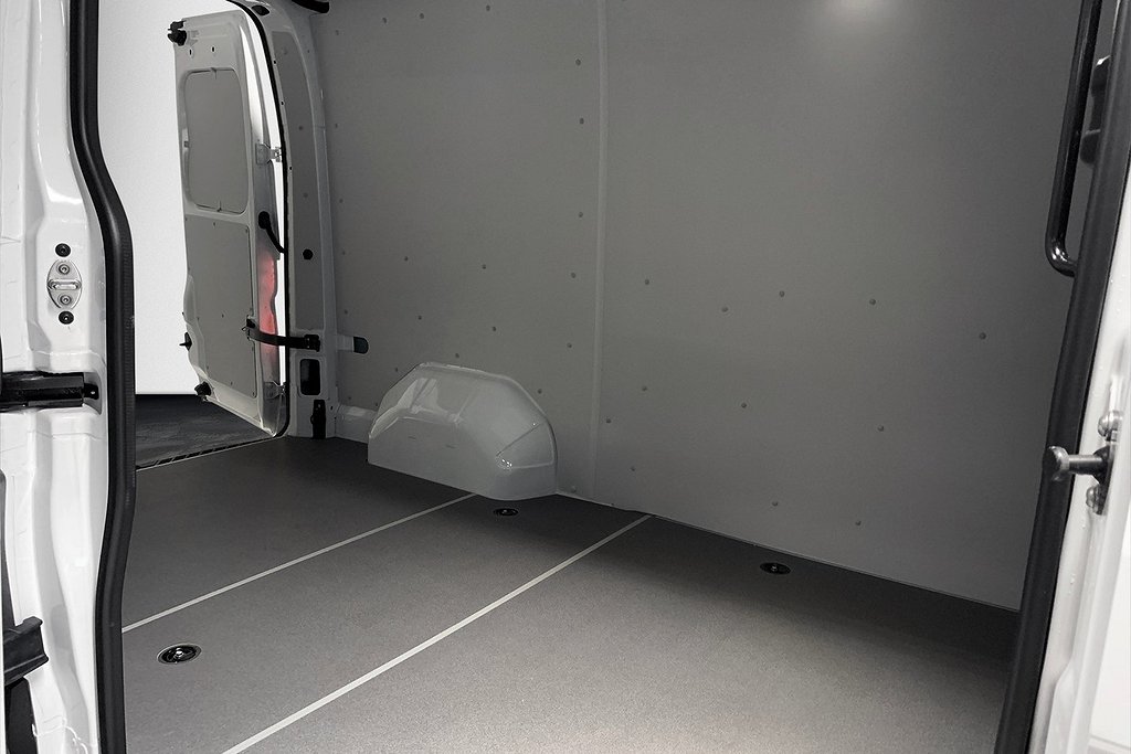 Nissan Interstar 87kwh | TEKNA | +46mils räckvidd | L2H2 2025