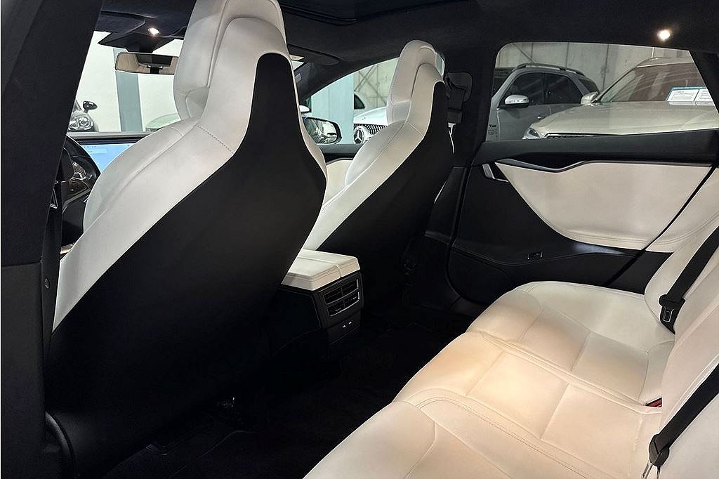 Tesla Model S 100D, Autopilot, luftfjädring, Vit läder, fr 2,95%