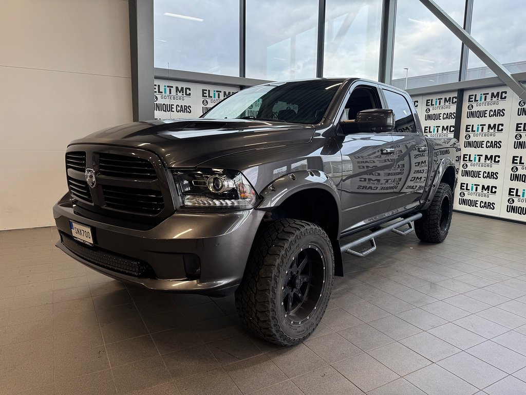 RAM 1500 5.7 V8 HEMI Se spec