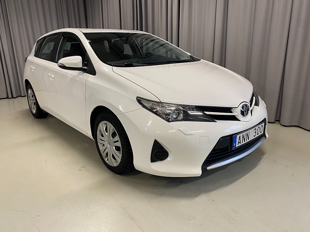 Toyota Auris Life 1.4 D-4D 90hk Manuell. Vinterhjul ingår!