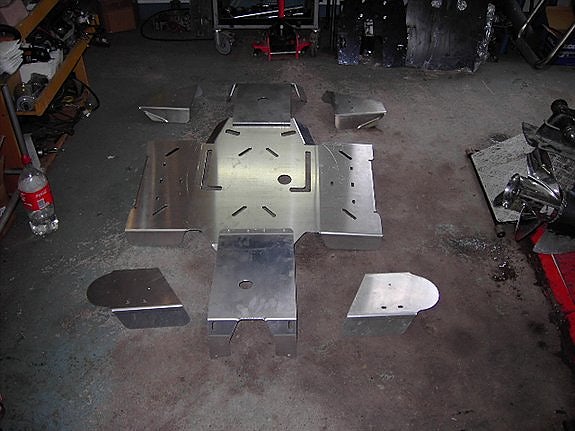 CFMOTO Kraftiga hasplåtar i hårdplast  5995 Kr 