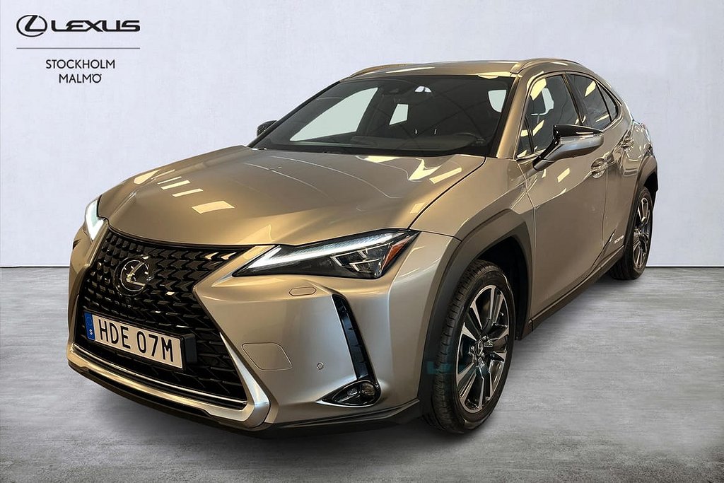 Lexus UX 250h E-Four Luxury AWD Skinn Head Up Display 360 kamera Mark Lev