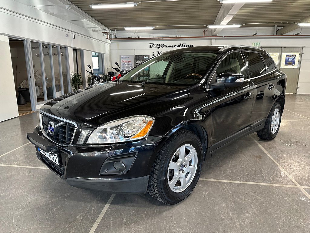 Volvo XC60 D5 AWD Geartronic Summum Blis Adaptivt Värmare 