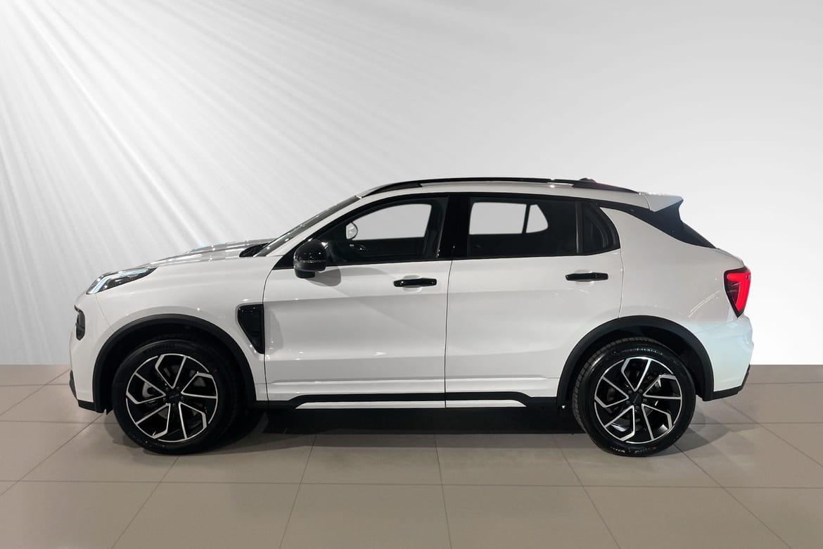 Lynk & Co 01 Core PHEV 2025, bild 2/33