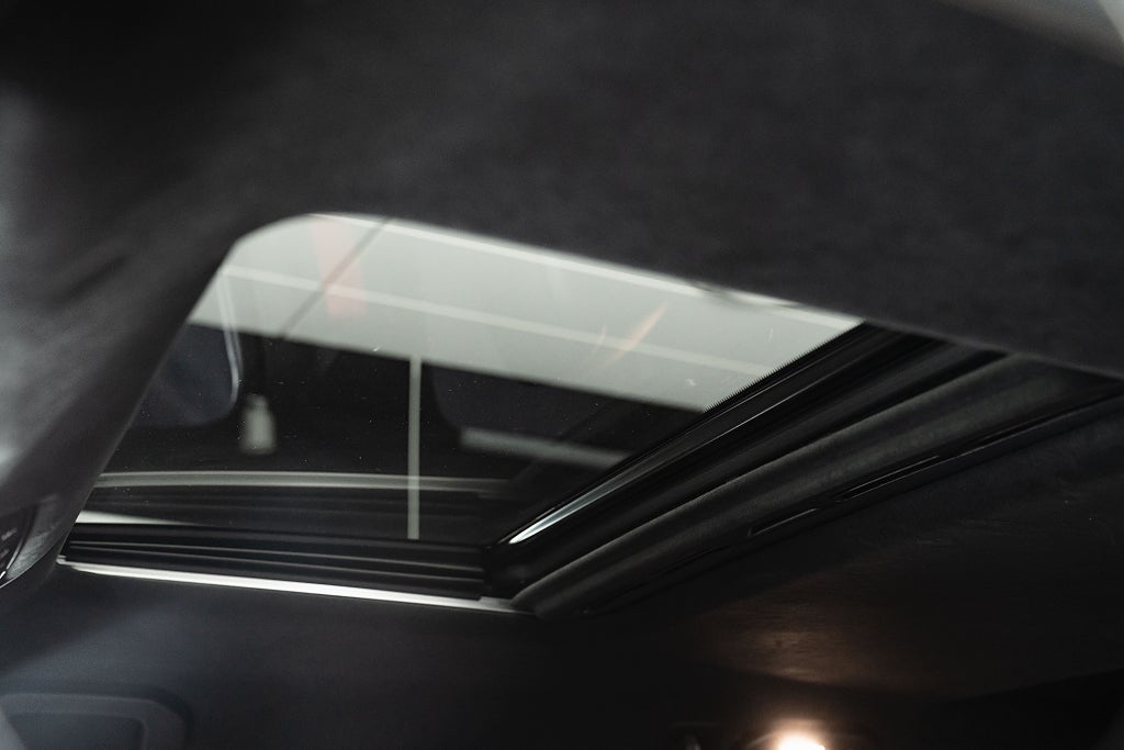 Gallery image 17 of 18