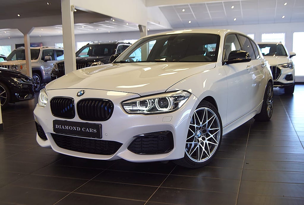 BMW M140i xDrive 5-dörrars Milltek H\K B-Kamera