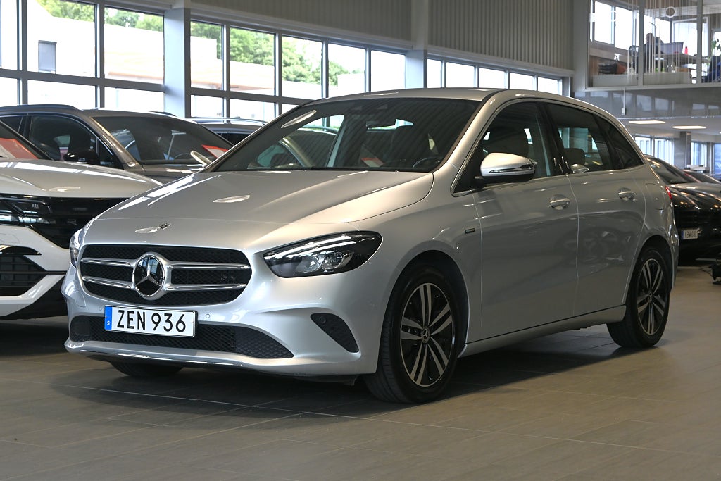 Mercedes-Benz B 250 e 218hk 1 ägare Drag Widescreen Kamera