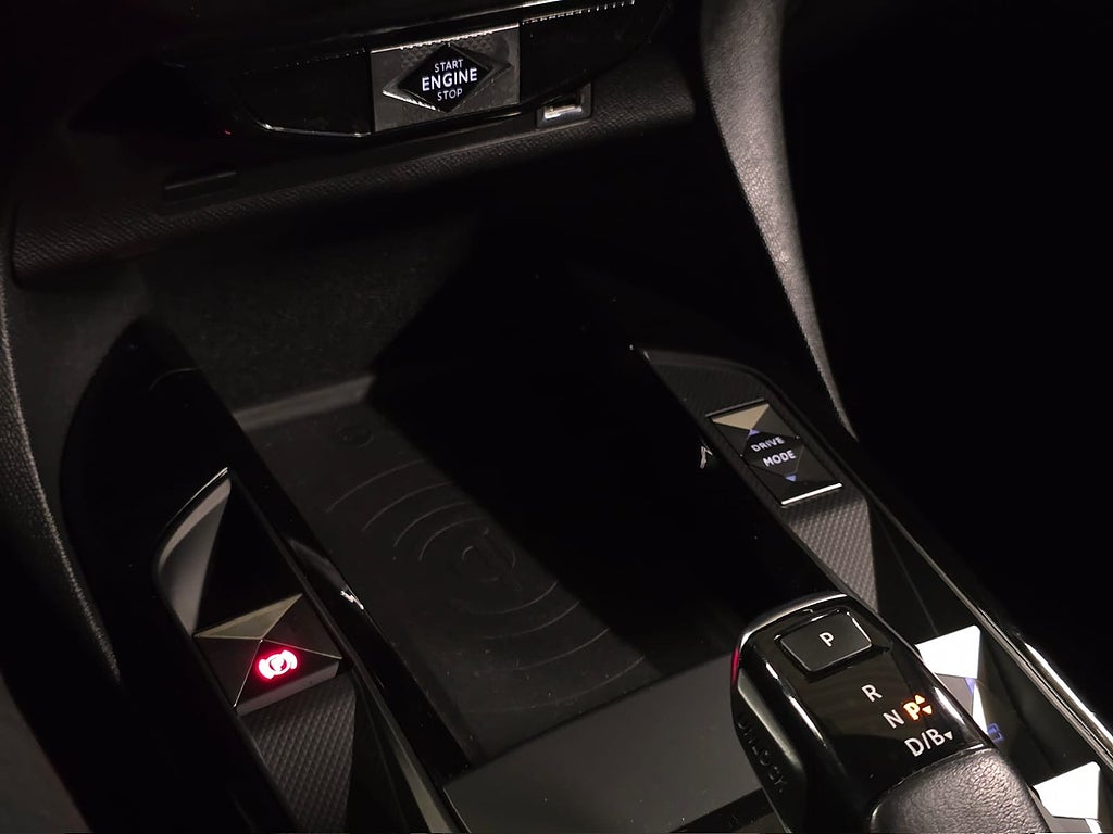 Bild på DS 3 Crossback Performance line E-TENSE 136hk Aut - CARPLAY