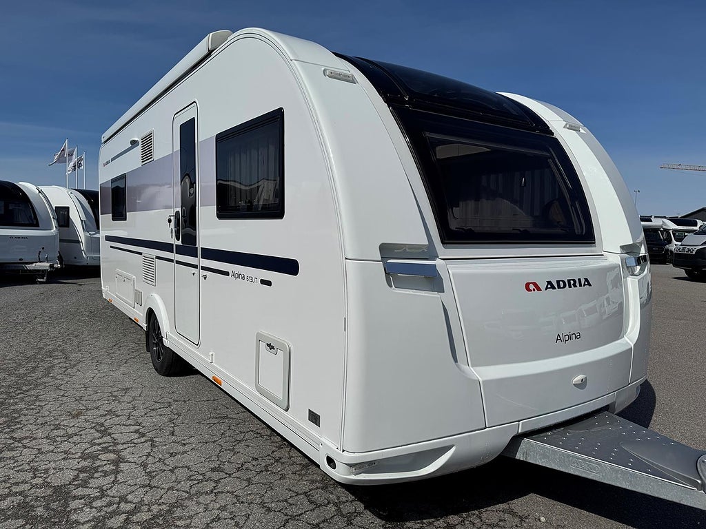 Adria ALPINA 613 UT Långbäddar, Takmonterad markis