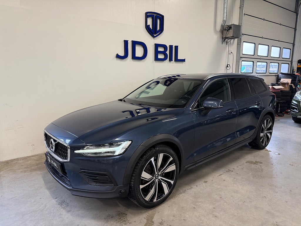 Volvo V60 Cross Country D4 AWD Geartronic Momentum Bkamera Drag 190hk 
