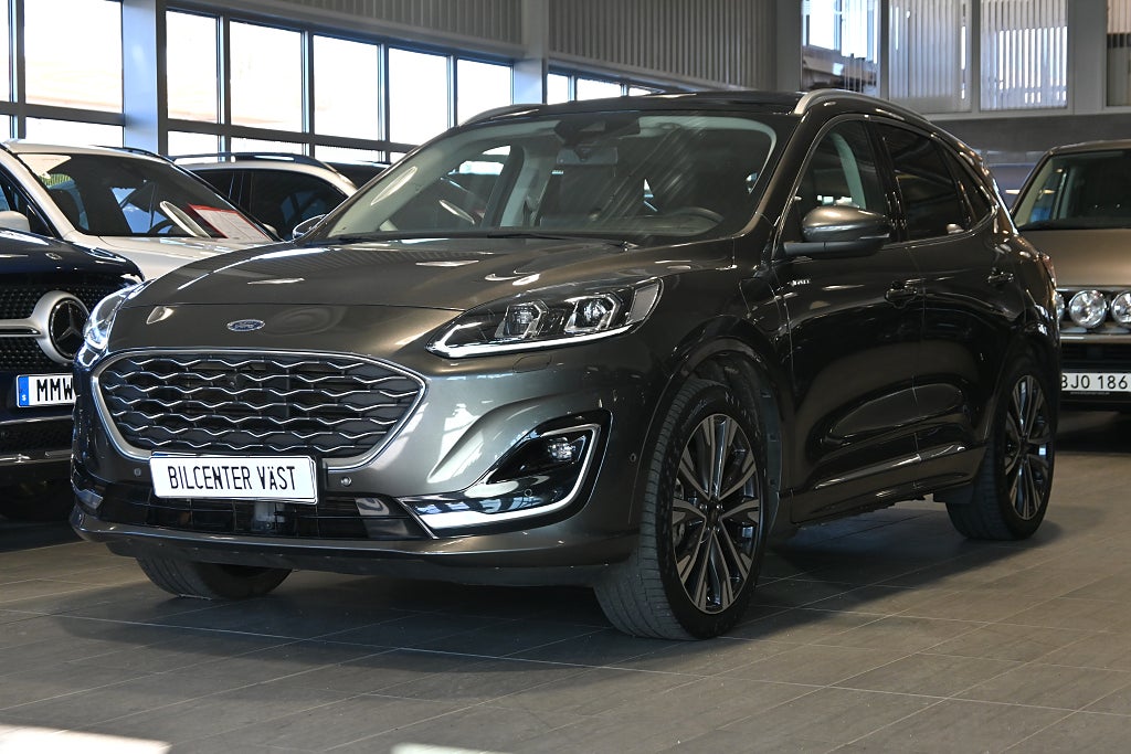 Ford Kuga Vignale Plug-In Hybrid 224hk *HJULKAMPANJ* Pano Drag Nav