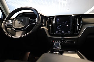 SUV Volvo XC60 21 av 32
