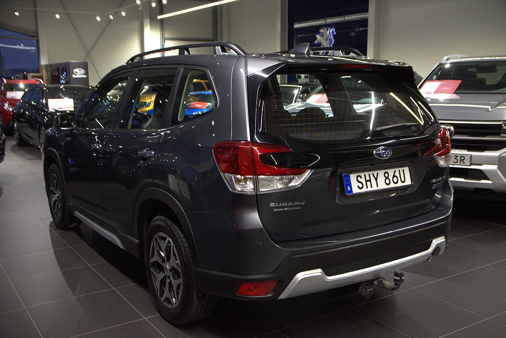 Subaru Forester e-Boxer Base Drag B-kamera Carplay