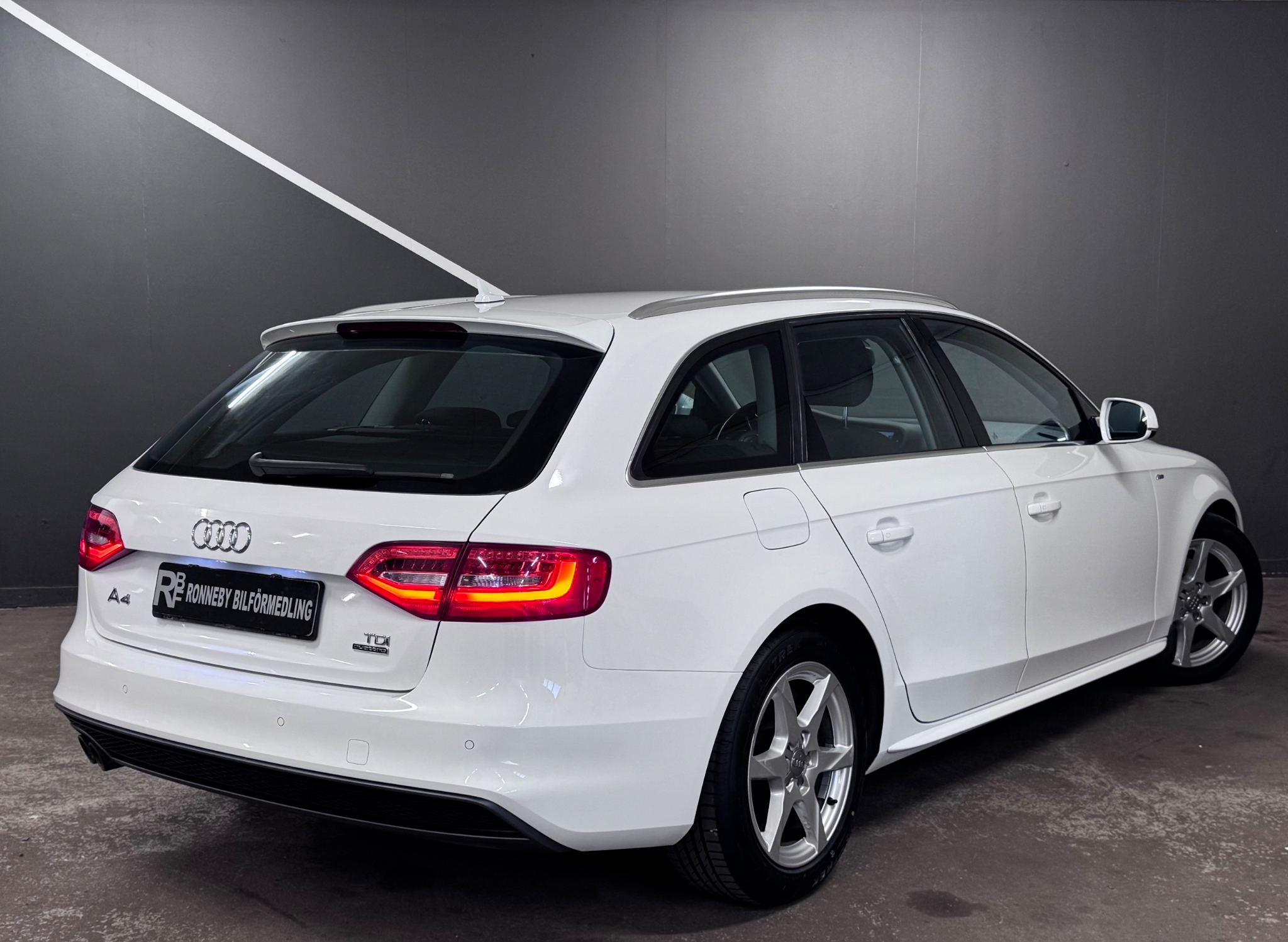 Audi A4 2015, kuva 4/42