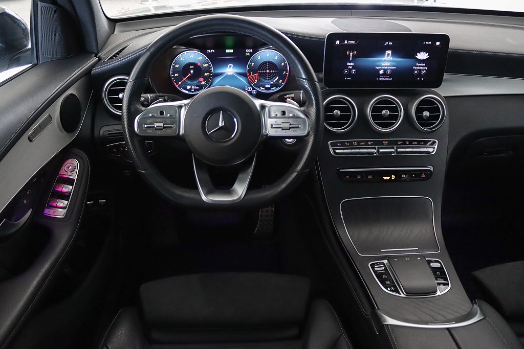 Mercedes-Benz GLC 200 4MATIC AMG Night Pano Cockpit Värmare Kamera Drag