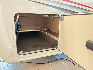 Husbil-halvintegrerad Kabe TM X 780 LXL 10 av 32