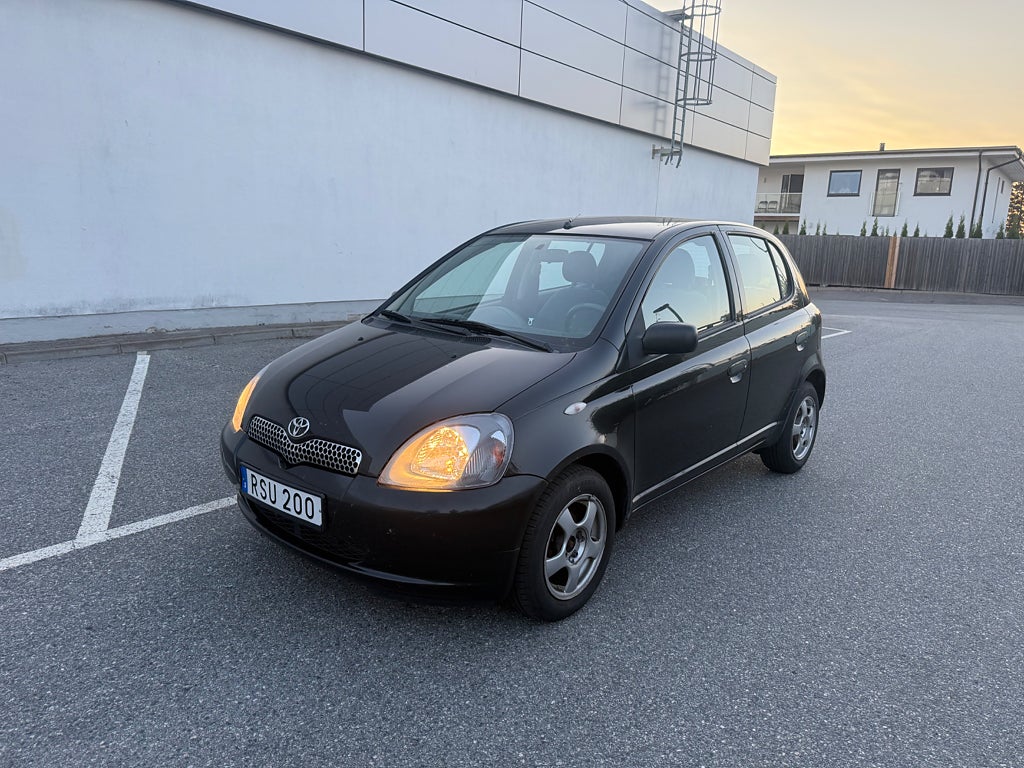 Toyota Yaris 1.3 VVT-I 5-DÖRRAR *NYBESIKTIGAD