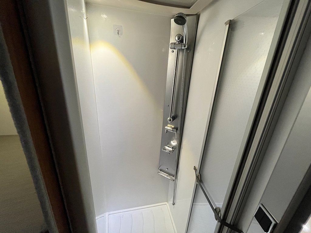 Pilote G740GJ / Alde / Litium / Backkamera - Pilote