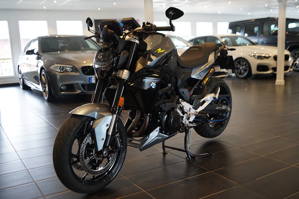 BMW F900R SPORT AVGASSYSTEM