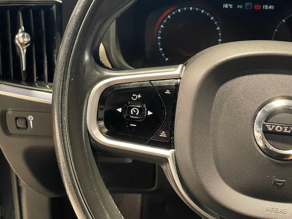 Volvo V90 Cross Country D4 AWD Momentum SKINN NAV VÄRMARE 2019