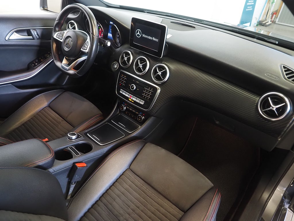 Mercedes-Benz A 180 d 7G-DCT AMG Line Kamera Pano Navi Låga mil 2018