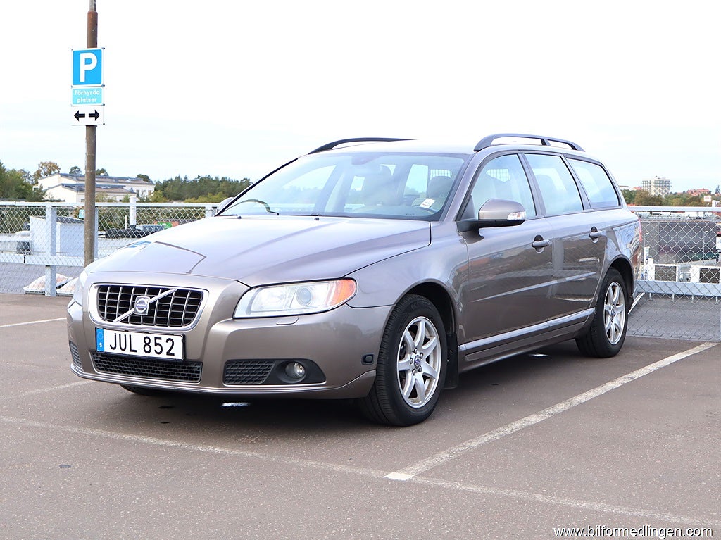 Volvo V70 2.0F 145hk Automat Momentum, S/V-hjul, Drag,