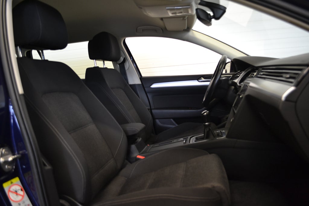 Volkswagen Passat Sportscombi 2.0 TDI 150hk Parkeringsvärmare P-Sensorer 2018