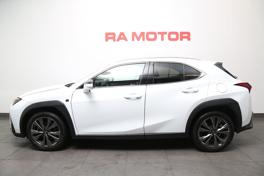 Lexus UX 300h CVT F Sport Design Dragkrok 2024