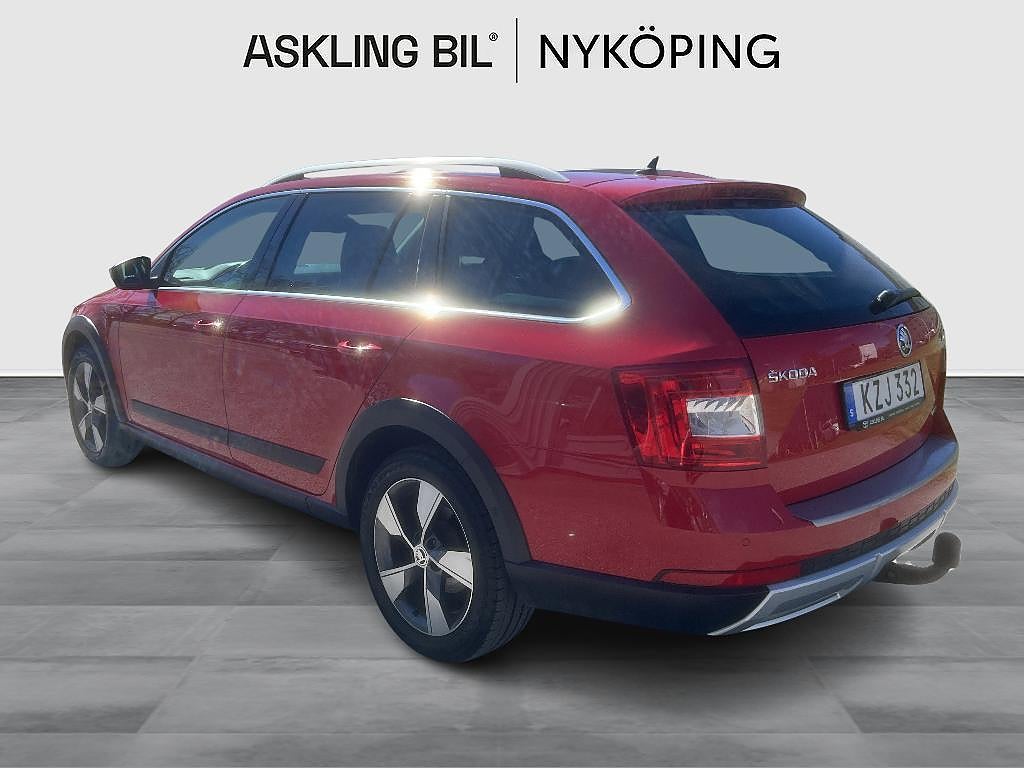 Skoda Octavia Scout 2016 - miniatyr 2