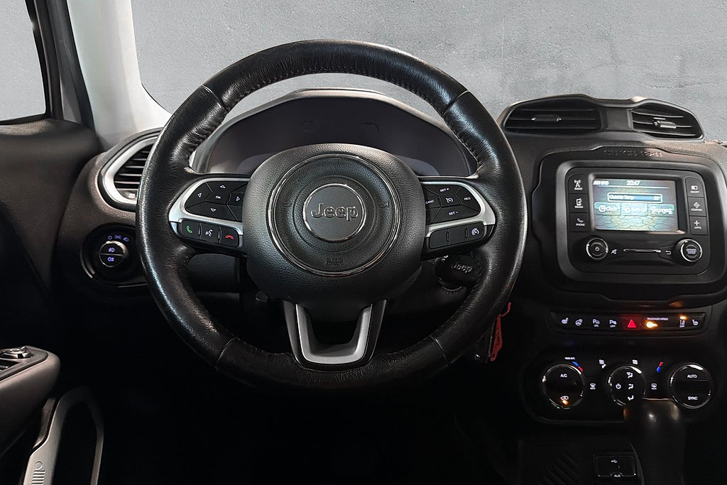 Jeep Renegade 1.4 DCT 1-Ägare B-Kamera Nybesiktigad Nyservad Automat