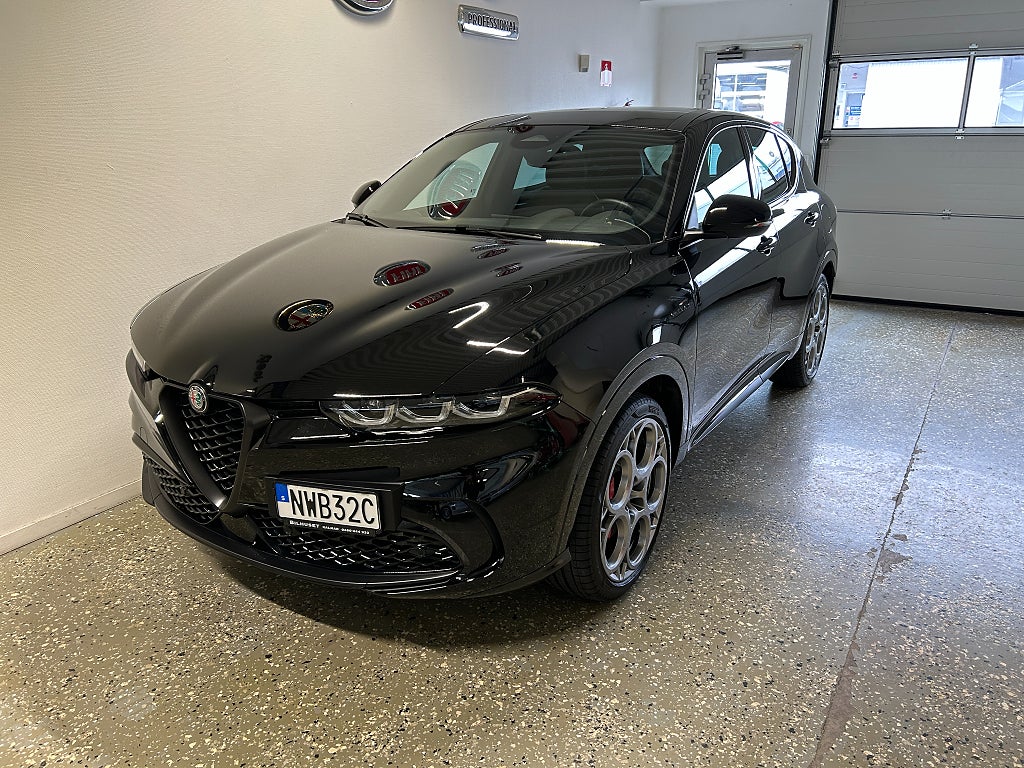 Alfa Romeo Tonale Veloce Plug In Hybrid 280hk (LÅGA MIL)