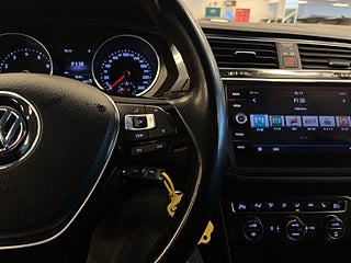 Volkswagen Tiguan 2.0 TSI 4Motion R-Line Kamera/Värmare/SoV-Däck/Drag