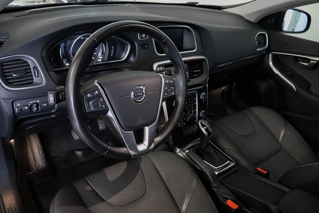 Volvo V40 Cross Country D3 Momentum Värmare Navi VoC B-Kam