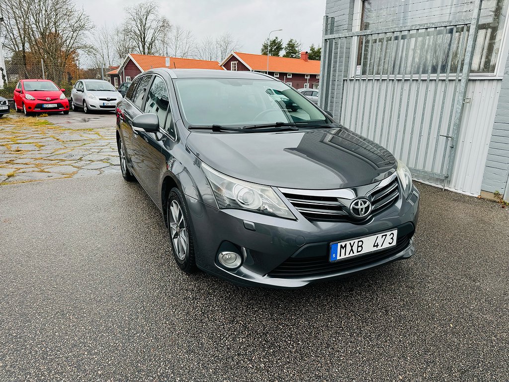 Toyota Avensis KOMBI 1.8 147HK BUSINESS / NAVI / 1 ÄGARE 