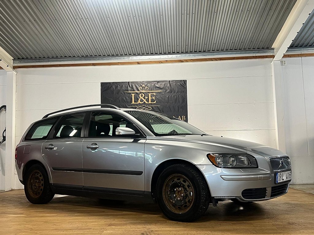 Volvo V50 1.6 D DRAG/NY BES/HEMLEVERANS/1ÅRSGARANTI/S V DÄCK