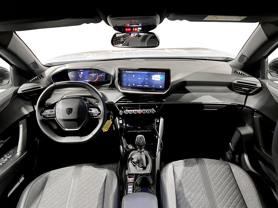 Bild på Peugeot 2008 Allure 1.2 PT CARPLAY P-SENSORER 130hk