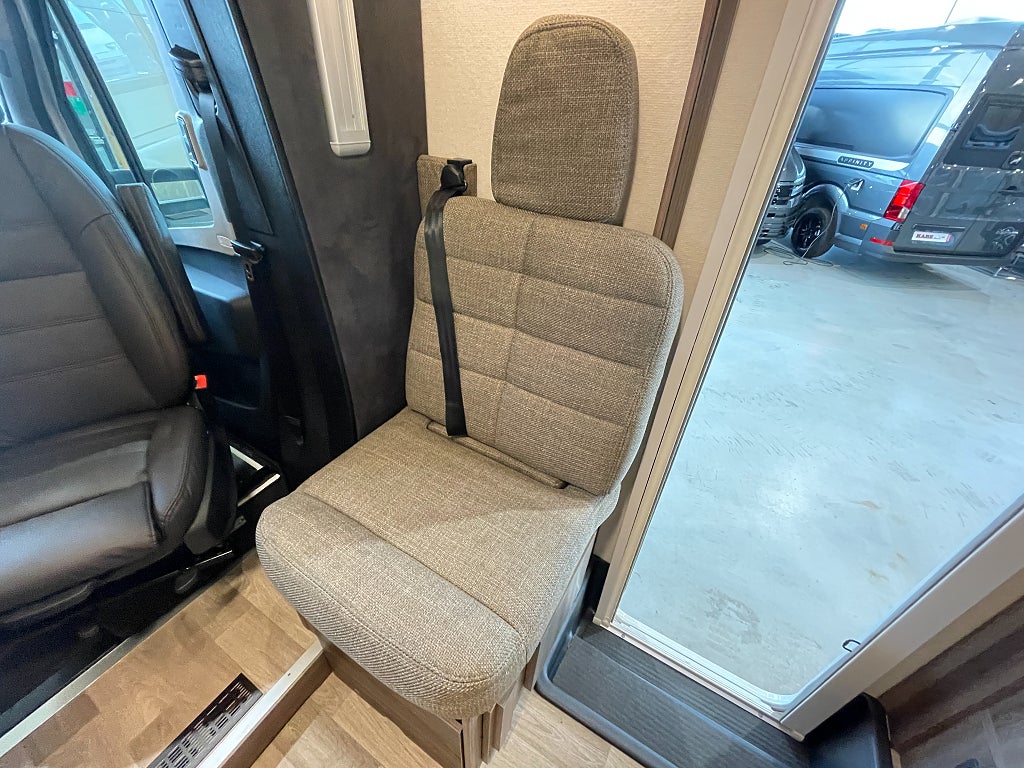 Kabe TMX 810 LGB /Cinderella/5 bältad/Mercedes 170hk/ALDE - Kabe