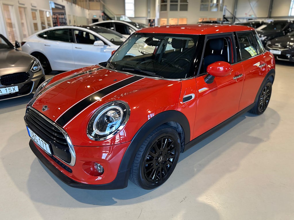 MINI Cooper 5dr Essential Pepper II 136hk Manuell