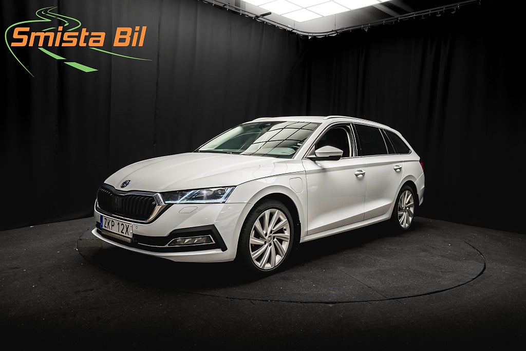 Skoda Octavia Combi iV Plugin STYLE B-VÄRM DRAG KAMERA MATRIX