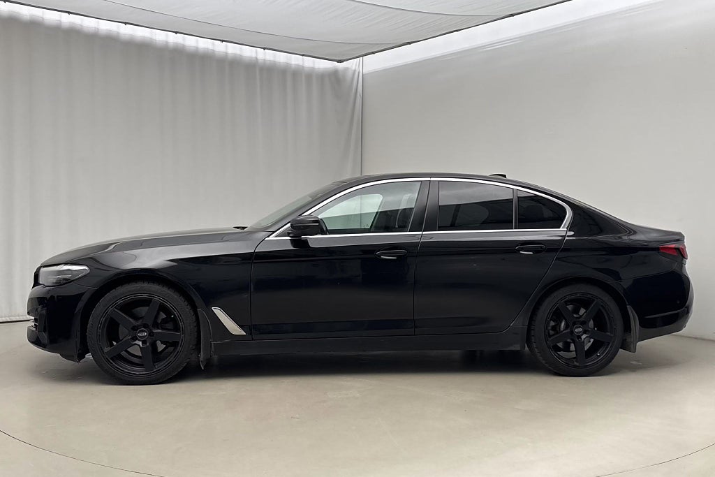 BMW 520d xDrive Sedan Steptronic Invincible AUTO DRAG NAVI KAMRA