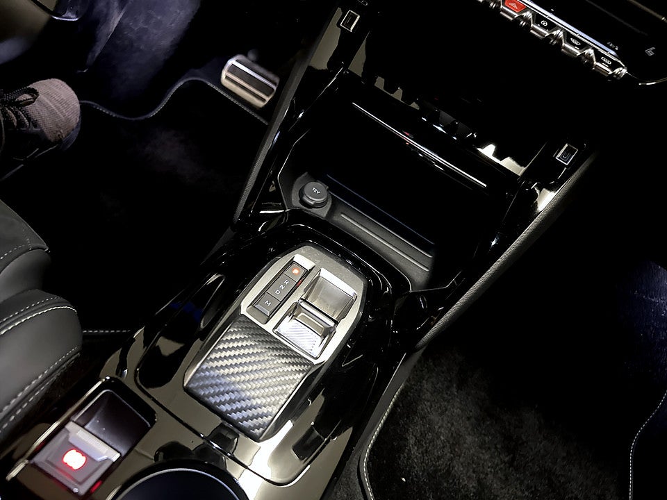 Bild på Peugeot 2008 GT 1.2 PT 130hk Aut B-KAMERA CARPLAY